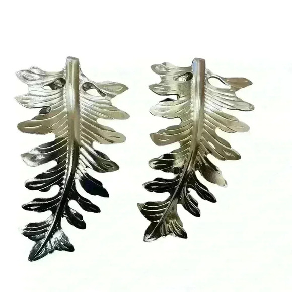 Large Silver Leaf Curtain Hangers - Picture 1 of 4